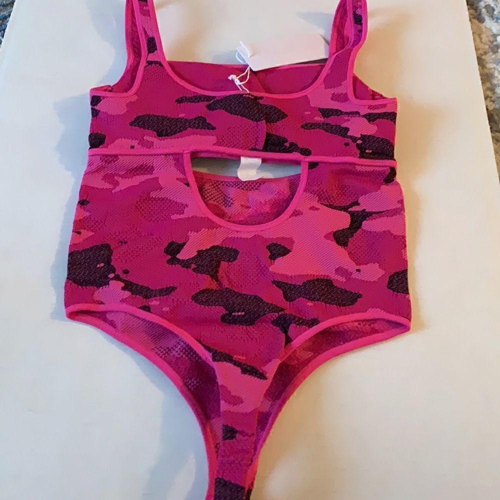 AVOCADO CUT OUT BODYSUIT - Picture 6 of 8